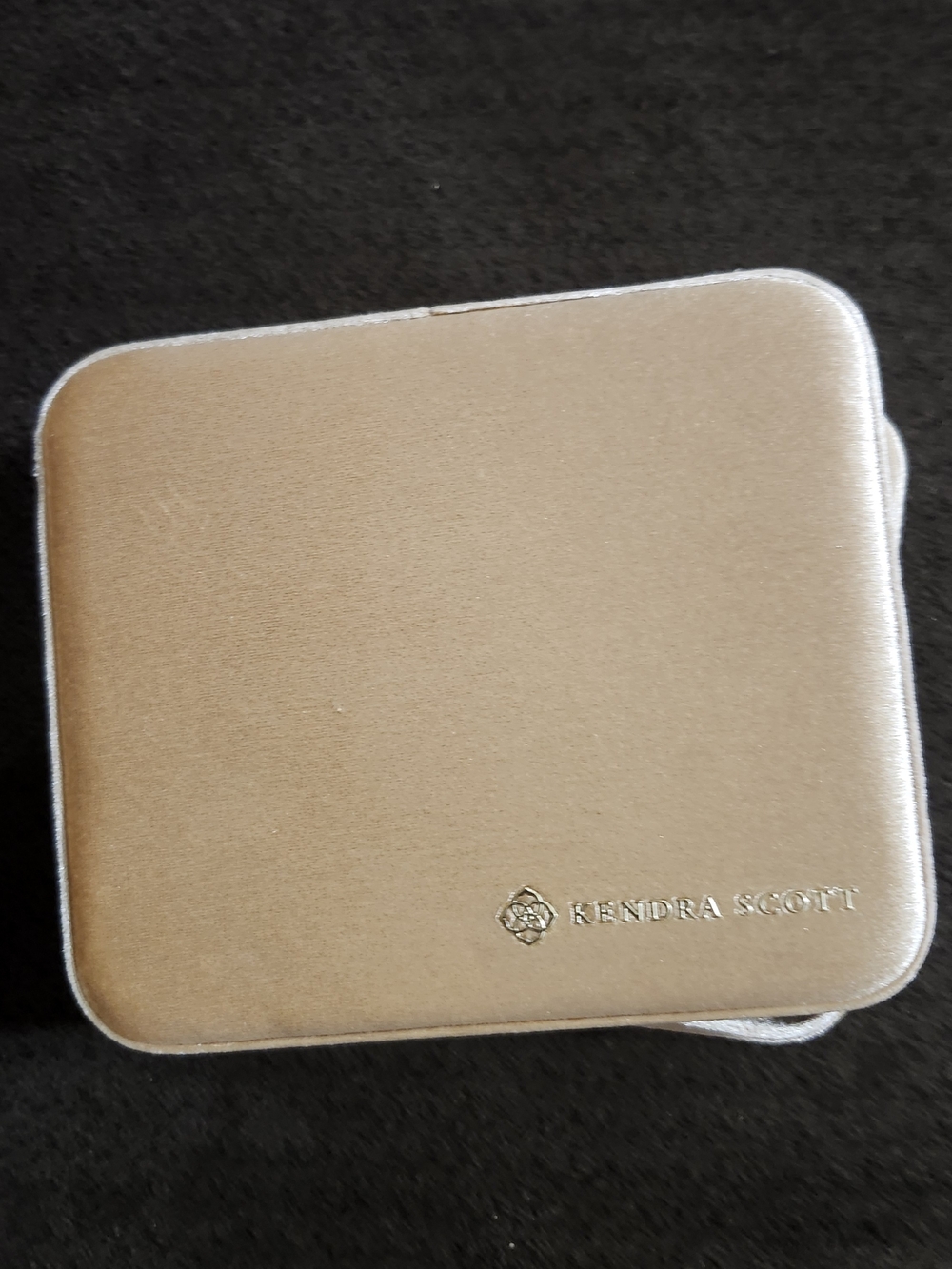 Kendra Scott Taupe Velvet Jewelry Case
